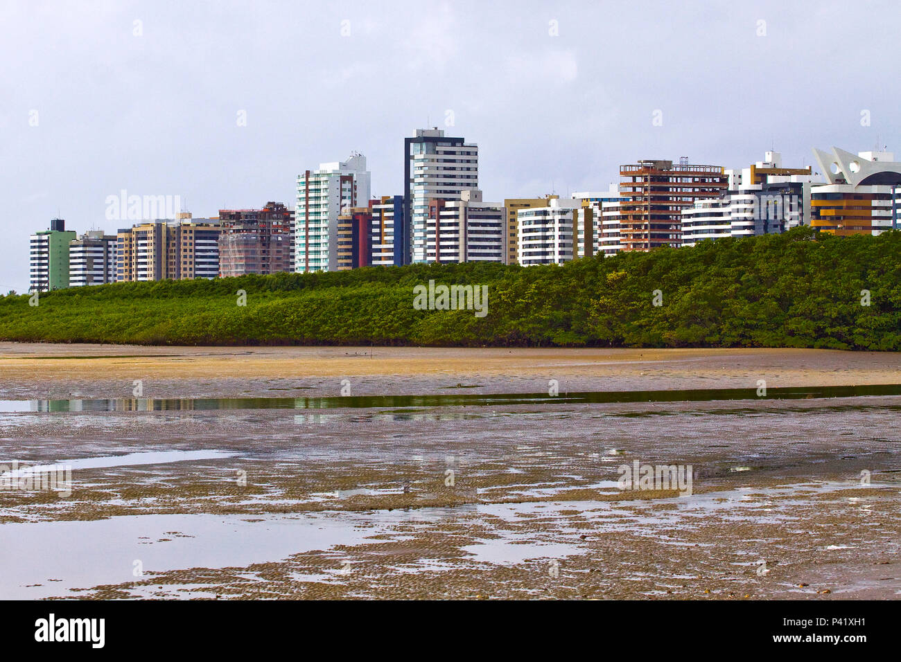 Copyright 2010 Rita Barreto. Tous droits reserves. REPRODUCAO PROIBIDA Todos os Direitos Reservados. www.ritabarreto 13 de Julho e o um bairro de Aracaju situado proximo ao encontro do Rio