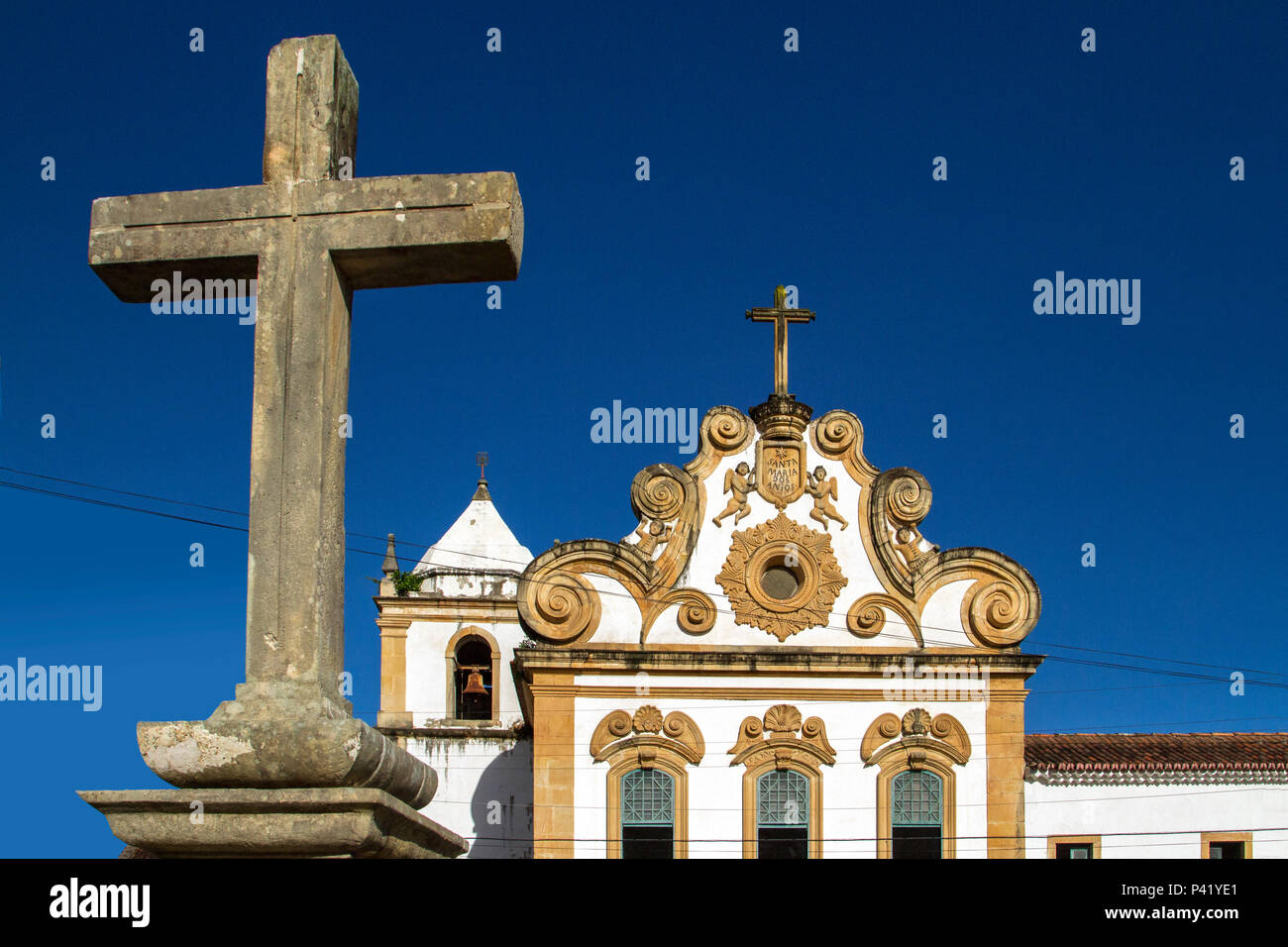 Penedo - AL Convento Franciscano Igreja Santa Maria dos Anjos Igreja Santa Maria dos Anjos estilo barroco estilo barroco autel-mor ouro em pó pintado com com misturado clara de ovo e óleo de baleia pintura no teto é de Libório Lázaro Lial Alves Penedo Alagoas Nordeste Brasil Banque D'Images