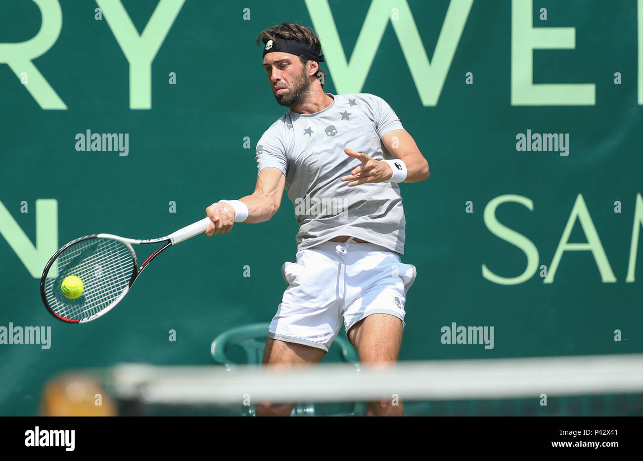 Halle, Allemagne. 20 Juin, 2018. Tennis, ATP World Tour 2018, seul, les hommes, en huitièmes de finale. La Géorgie Nikoloz Basilashvili en action contre l'Allemagne. Molleker Credit : Friso Gentsch/dpa/Alamy Live News Banque D'Images