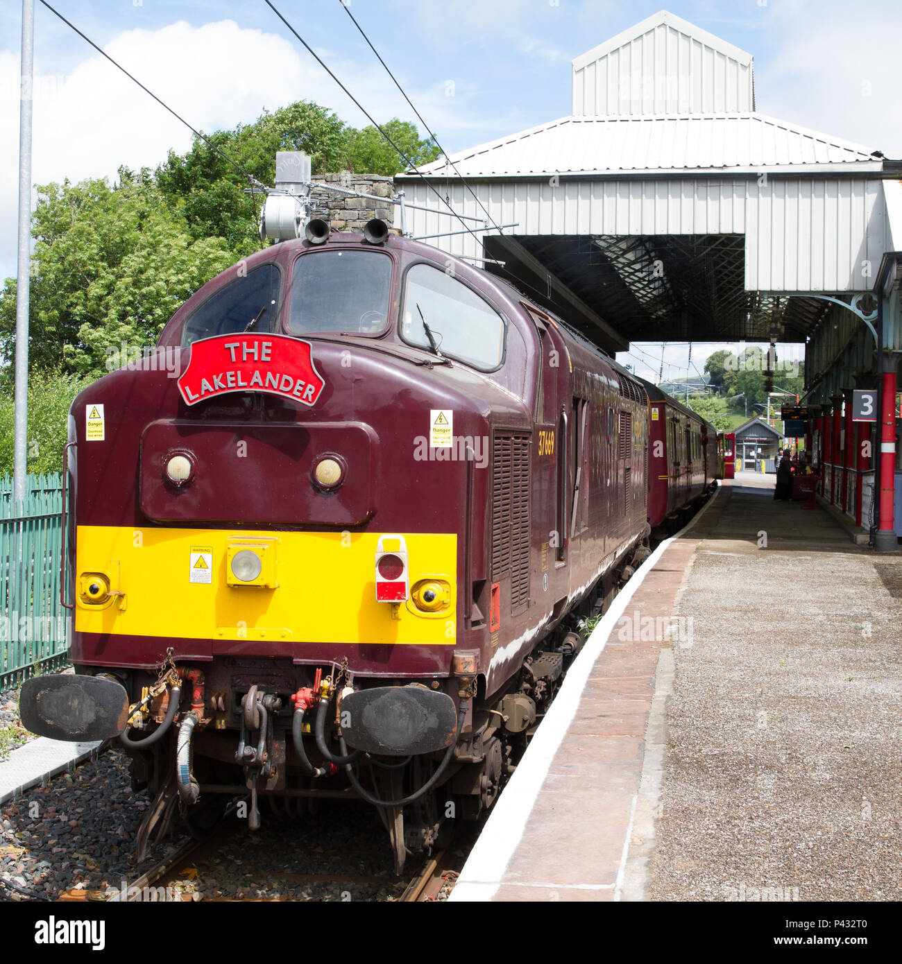 Oxenholme, Lake District, UK. 20 Juin, 2018. Chemins de fer de la côte ouest de la classe du patrimoine 37 en cours d'utilisation sur la direction de Windermere. Charles Allen/Alamy Live News Banque D'Images