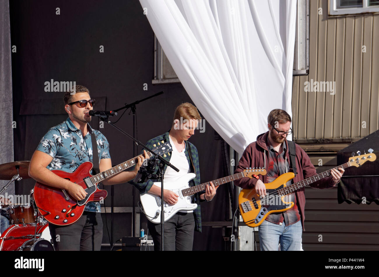 Antonio Larosa et son rock groupe jouant à jour italien 2018 célébrations à Commercial Drive, Vancouver, BC, Canada Banque D'Images