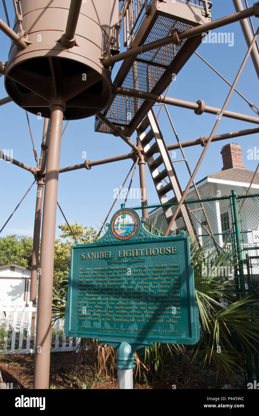 Le 98-pieds de haut phare de Sanibel Island de fer a d'abord éclairé en 1884, sur l'île de Sanibel, une île près de Fort Myers, en Floride. Banque D'Images