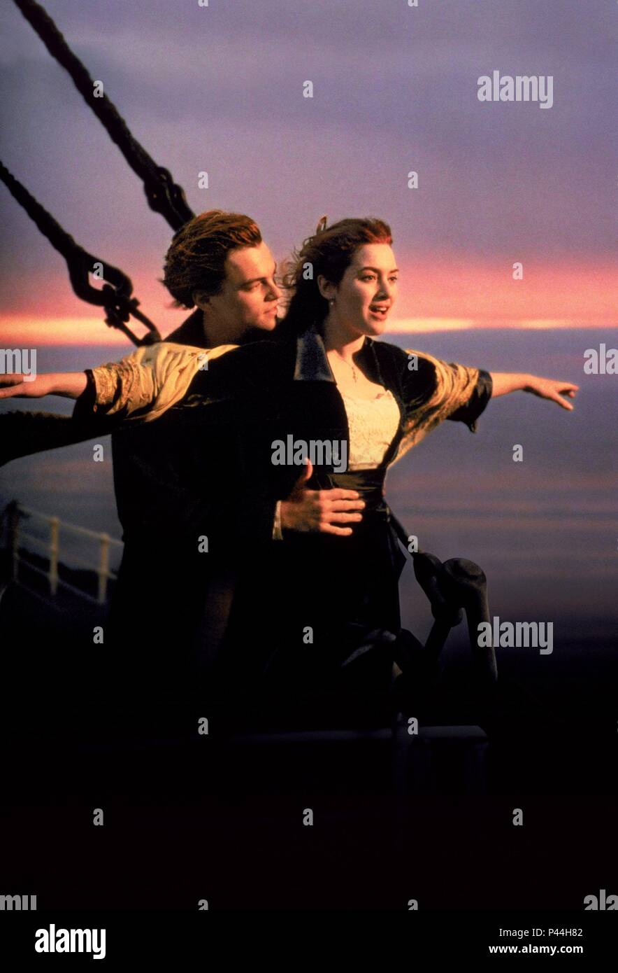 Film Original Titre : TITANIC. Titre en anglais : TITANIC. Directeur de film : JAMES CAMERON. Année : 1997. Stars : LEONARDO DICAPRIO, Kate Winslet. Credit : PARAMOUNT/20TH CENTURY FOX / Album Banque D'Images