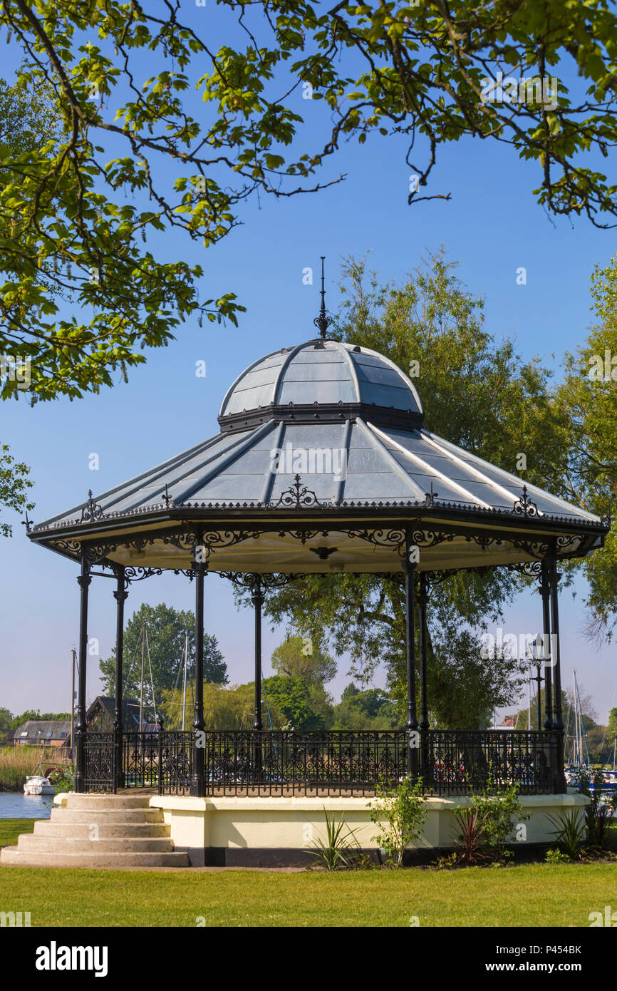 Kiosque à l'Quomps, Christchurch Quay, Christchurch, Bournemouth, Dorset UK en mai Banque D'Images