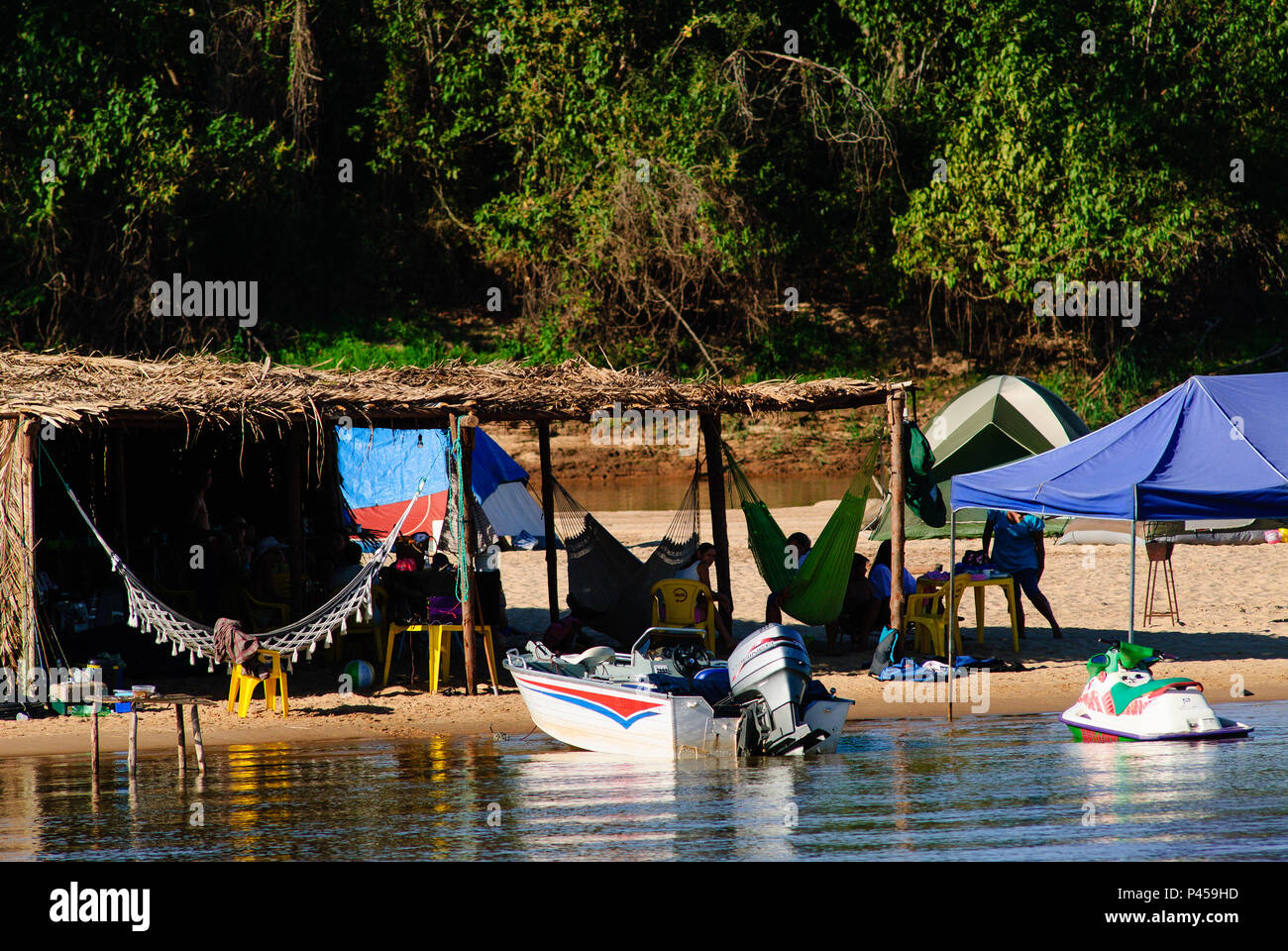 Acampamento Praia Pescadores Rio Araguaia durante Pesca. ARAGUAIA RIO/GO, Brasil 24/09/2013. (Foto : David Santos Jr / Fotoarena) Banque D'Images