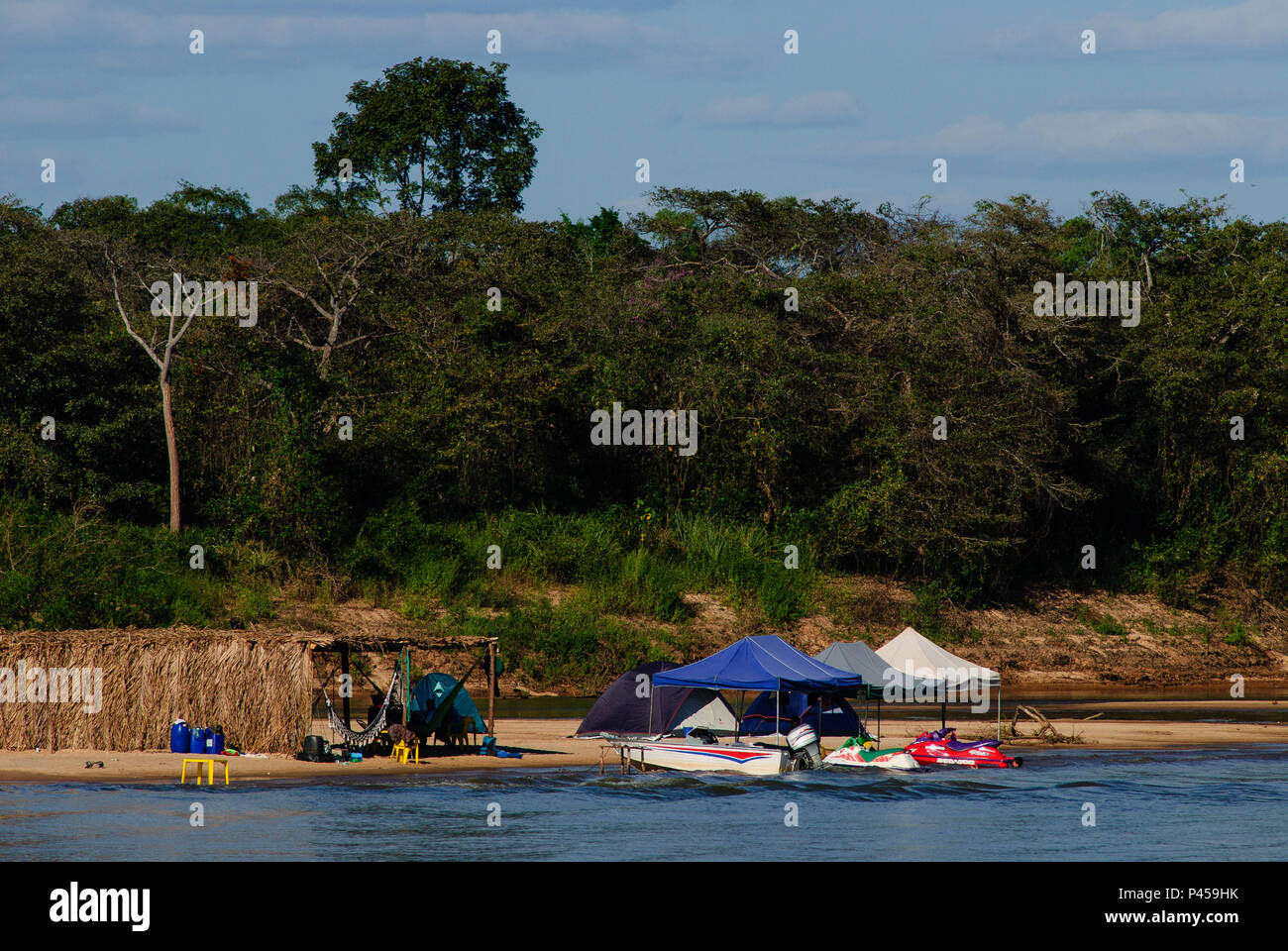 Acampamento Praia Pescadores Rio Araguaia durante Pesca. ARAGUAIA RIO/GO, Brasil 24/09/2013. (Foto : David Santos Jr / Fotoarena) Banque D'Images