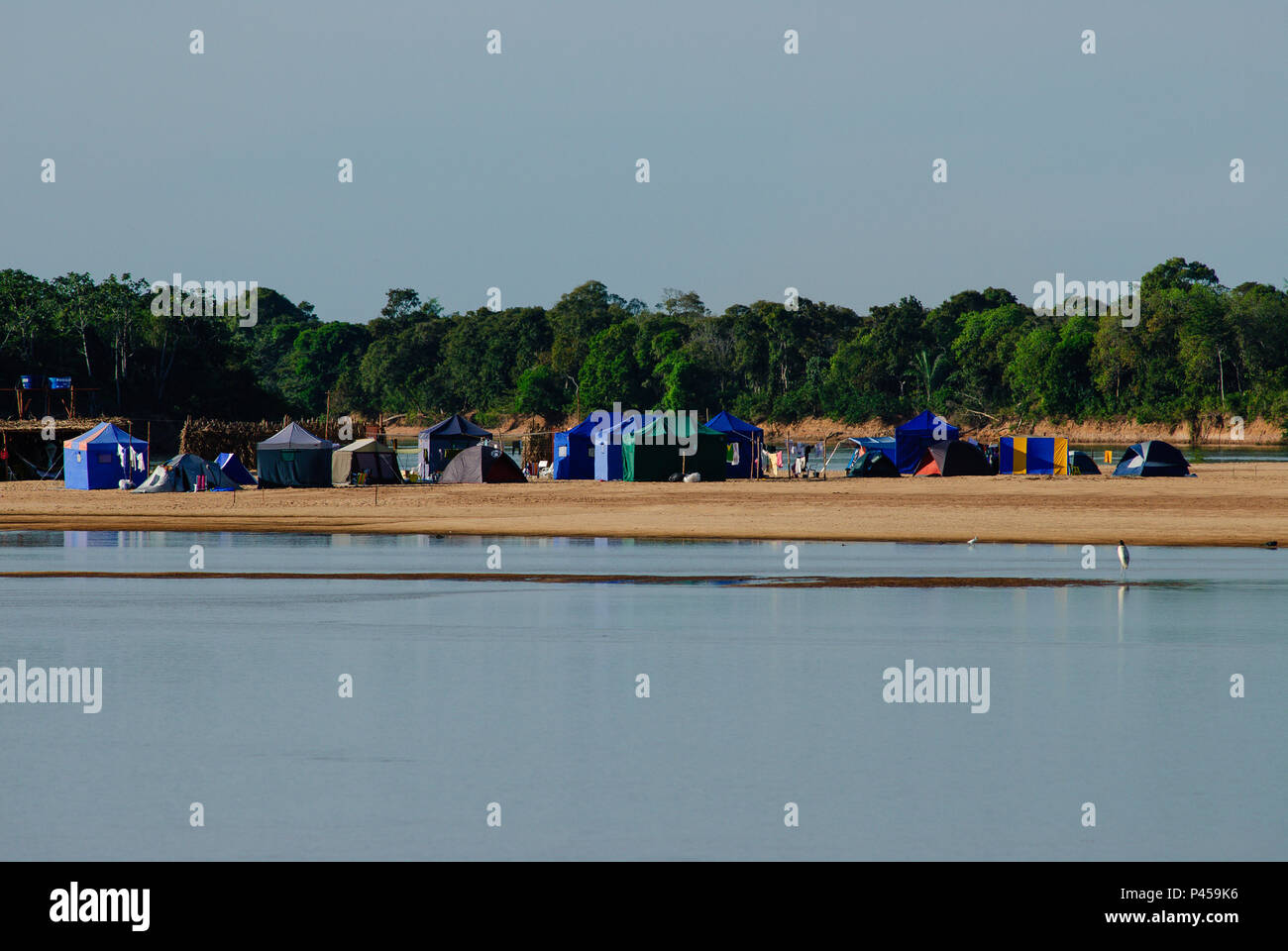 Acampamento Praia Pescadores Rio Araguaia durante Pesca. ARAGUAIA RIO/GO, Brasil 24/09/2013. (Foto : David Santos Jr / Fotoarena) Banque D'Images