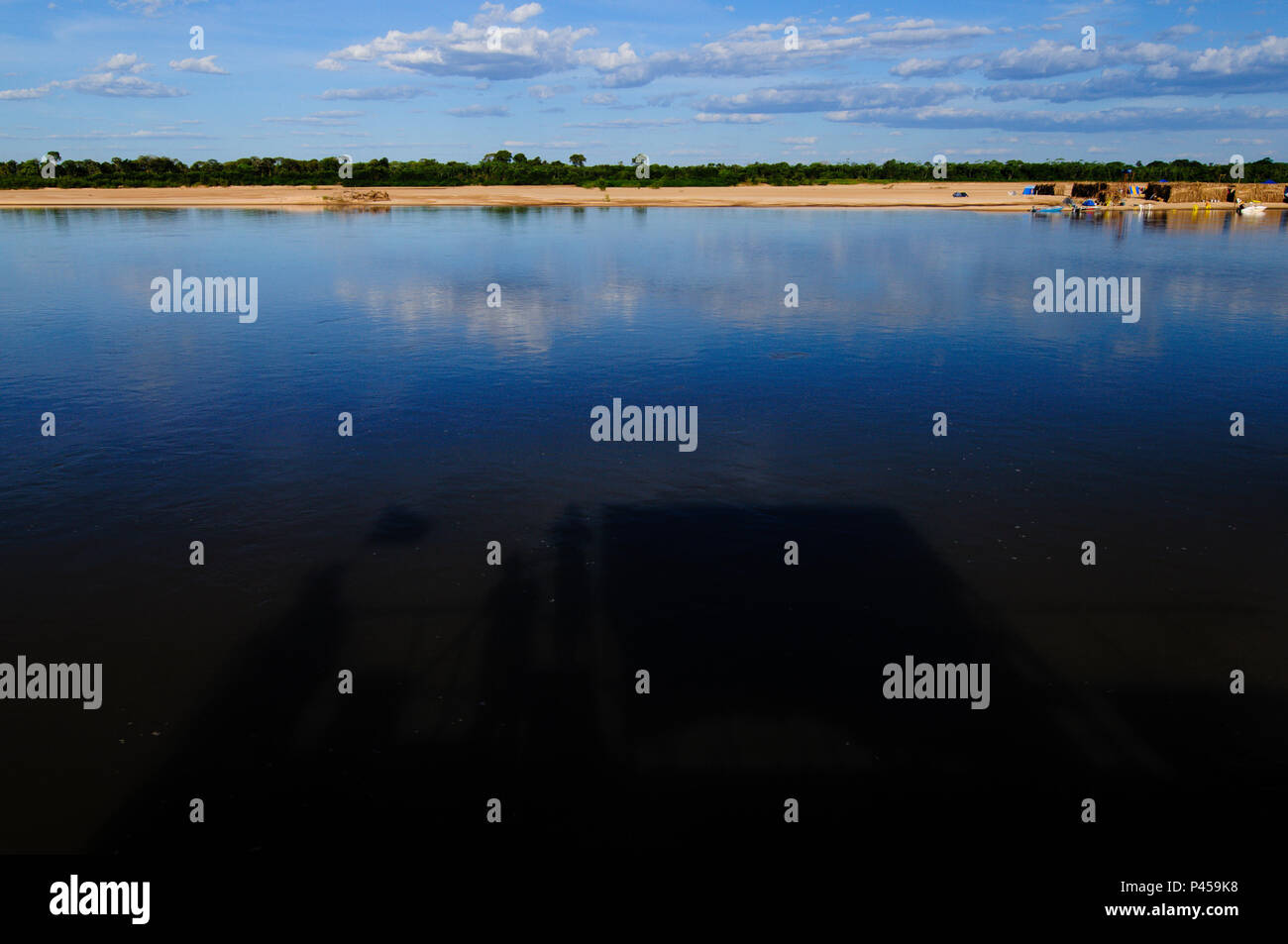 Barco Pescador Praia Rio Araguaia durante Pesca. ARAGUAIA RIO/GO, Brasil 24/09/2013. (Foto : David Santos Jr / Fotoarena) Banque D'Images