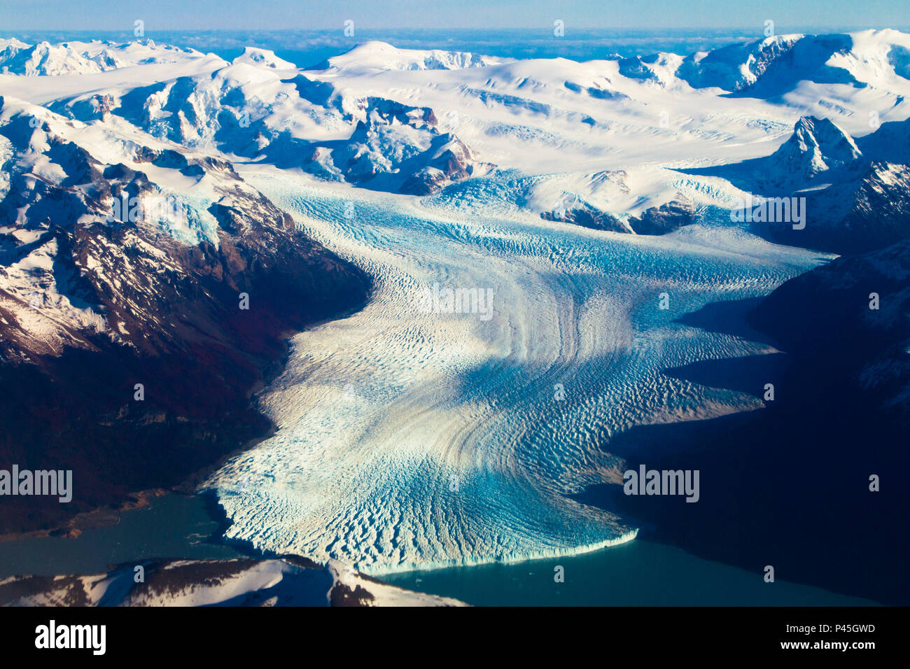 Vista C Rea N Glaciar Perito Moreno Na Nia Pataga Formaa Argentine Cuja A O De Gelo Se A Estende Por Uma Rea De 250 Km2 El Calafate Santa Cruz Argentine 30 Abr 11 Vue Aerienne Du Glacier Perito