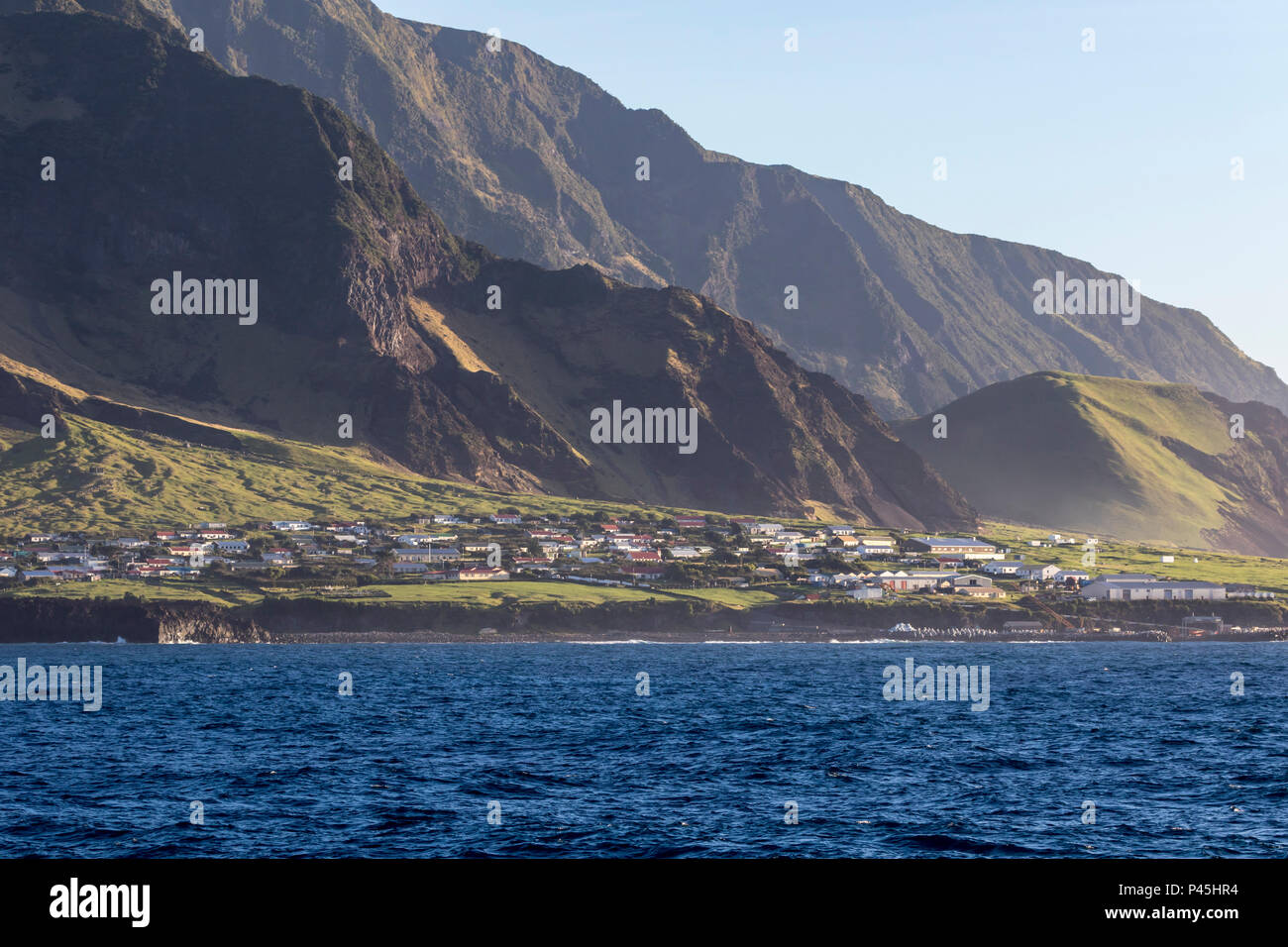 Edinburgh des Sept Mers en fin d'après-midi au soleil, Tristan da Cunha, Territoires britanniques d'outre-mer, océan Atlantique Sud Banque D'Images