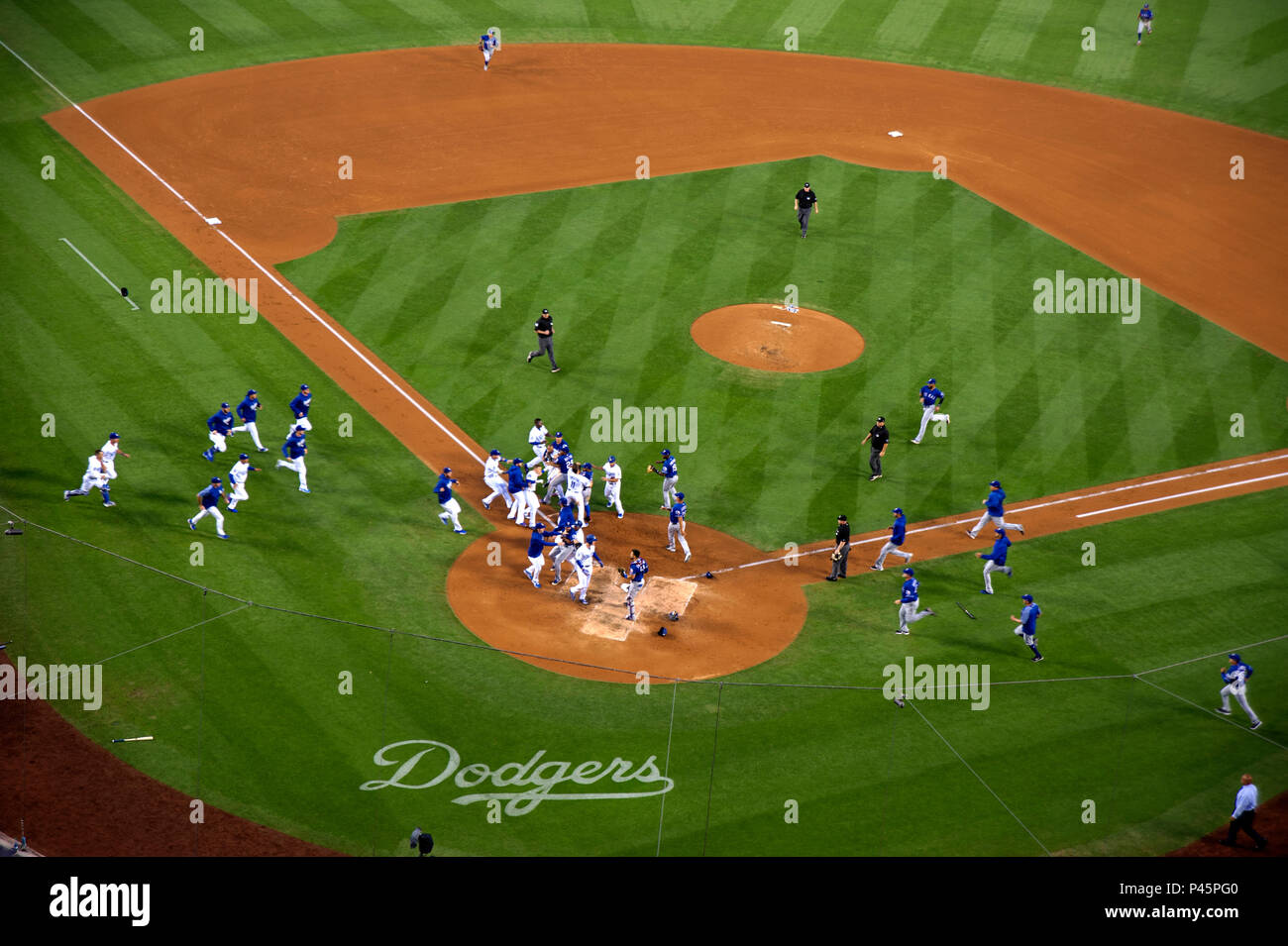 Une bagarre éclate au cours de jeu Dodgers au Dodger Stadium à Los Angeles,CA Banque D'Images