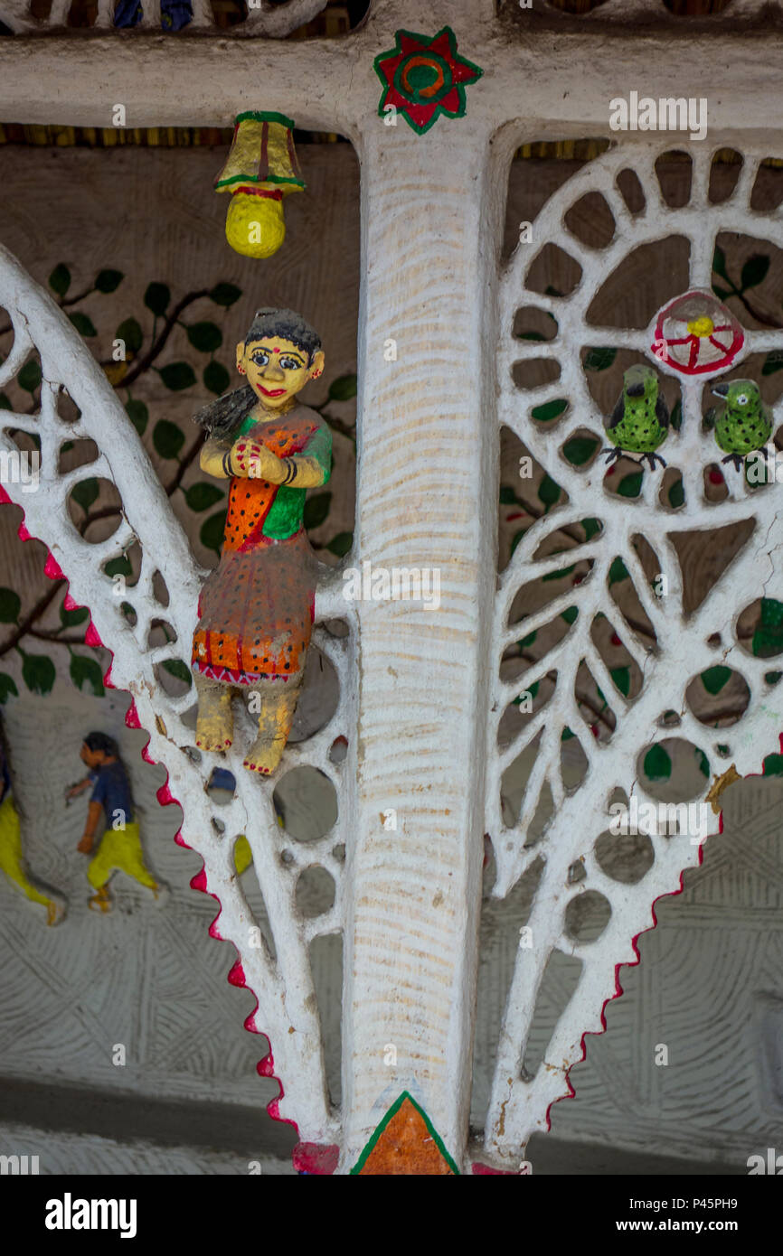 Détail de la pièce d'un Rajwar hut de Chhattisgarh dans le Musée National de l'artisanat, New Delhi, Inde Banque D'Images