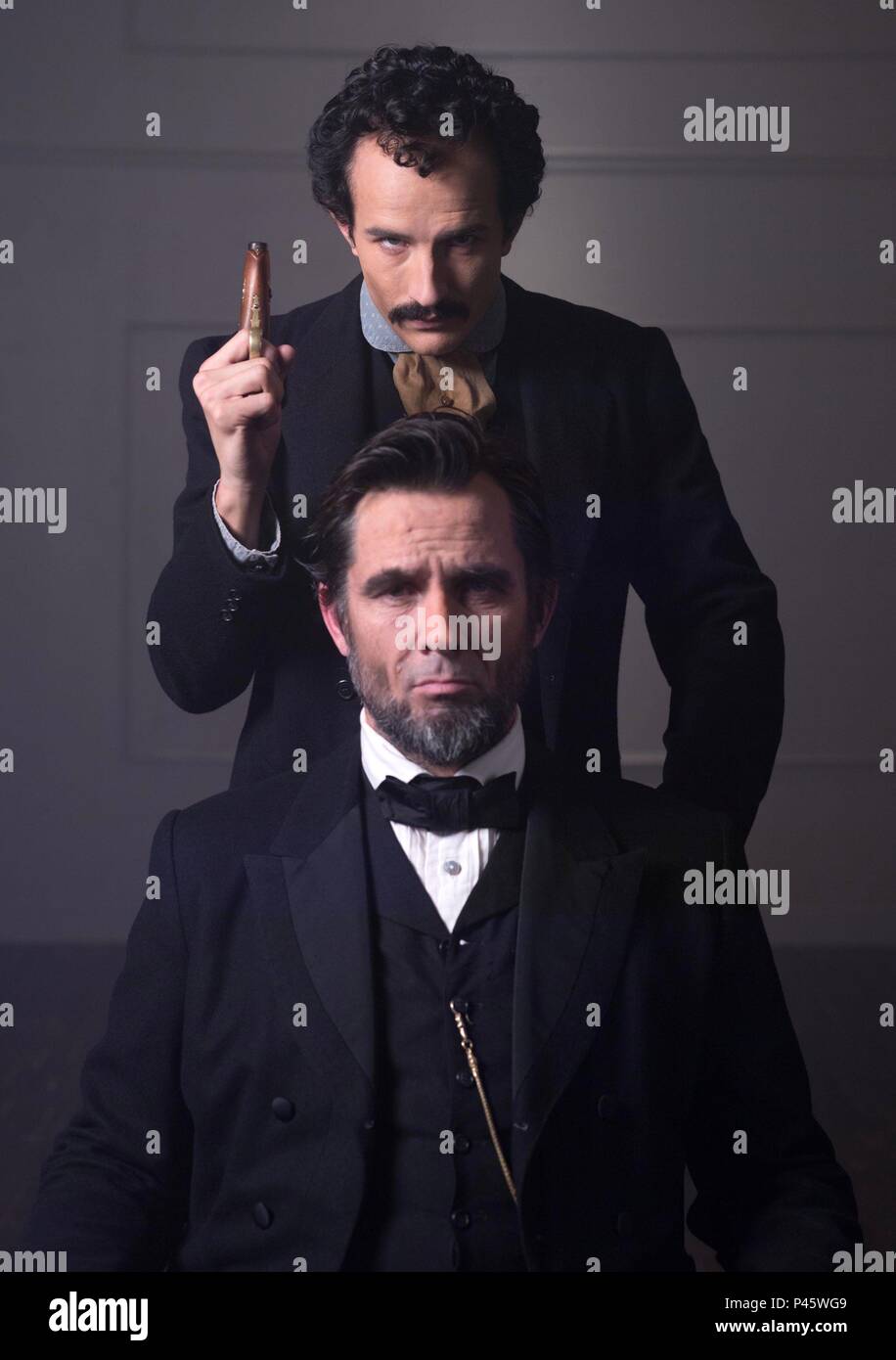 Titre original : Assassinat de Lincoln. Titre en anglais : Assassinat de Lincoln. Directeur de film : ADRIAN MOAT. Année : 2013. Stars : ABRAHAM LINCOLN ; BILLY CAMPBELL ; JESSE JOHNSON. Crédit : SCOTT FREE PRODUCTIONS / Album Banque D'Images