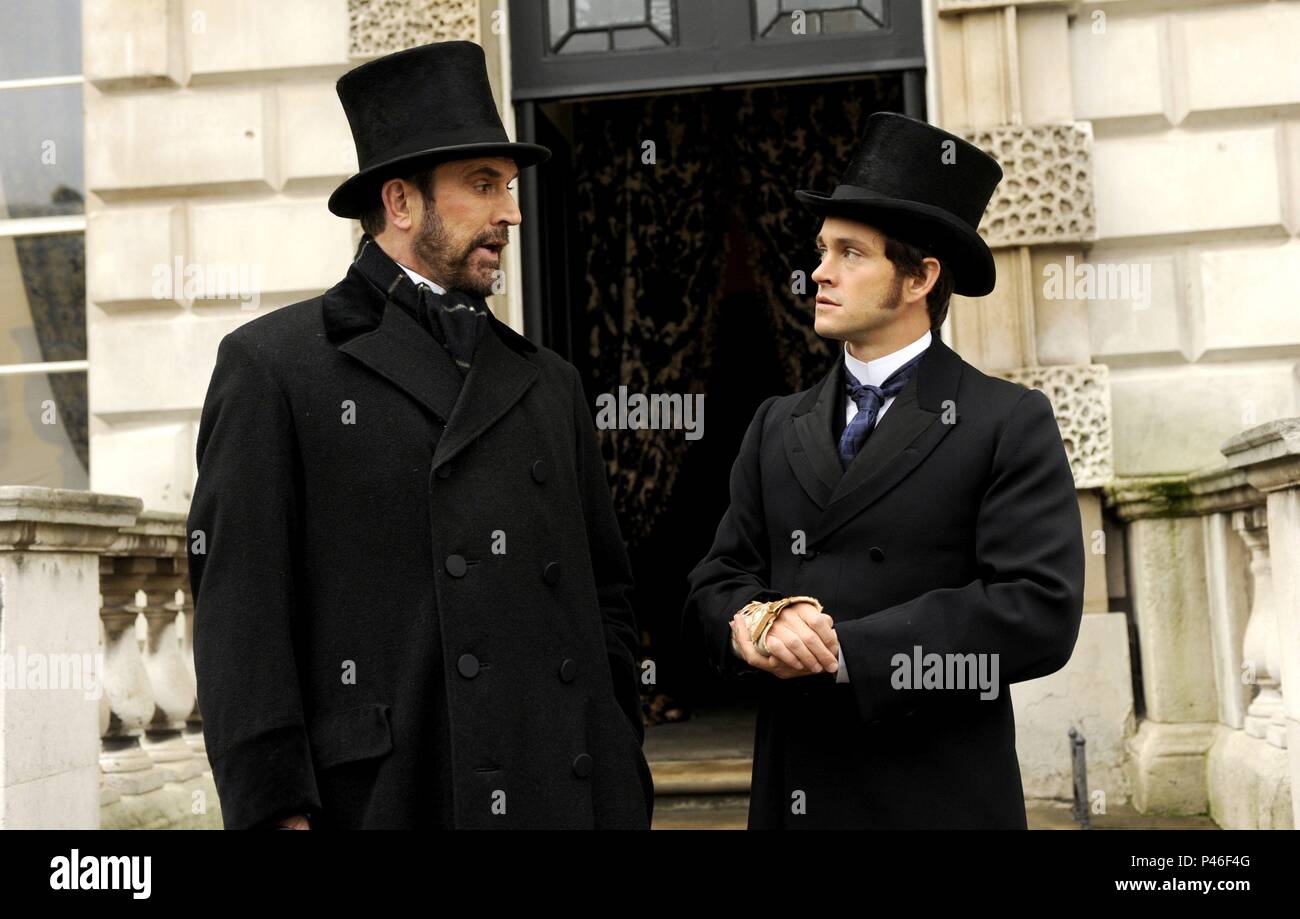 Titre original : l'hystérie. Titre en anglais : l'hystérie. Directeur de film : TANYA WEXLER. Année : 2011. Stars : RUPERT EVERETT ; HUGH DANCY. Credit : ENTREVUES AVEC LES MÉDIAS / Album Banque D'Images