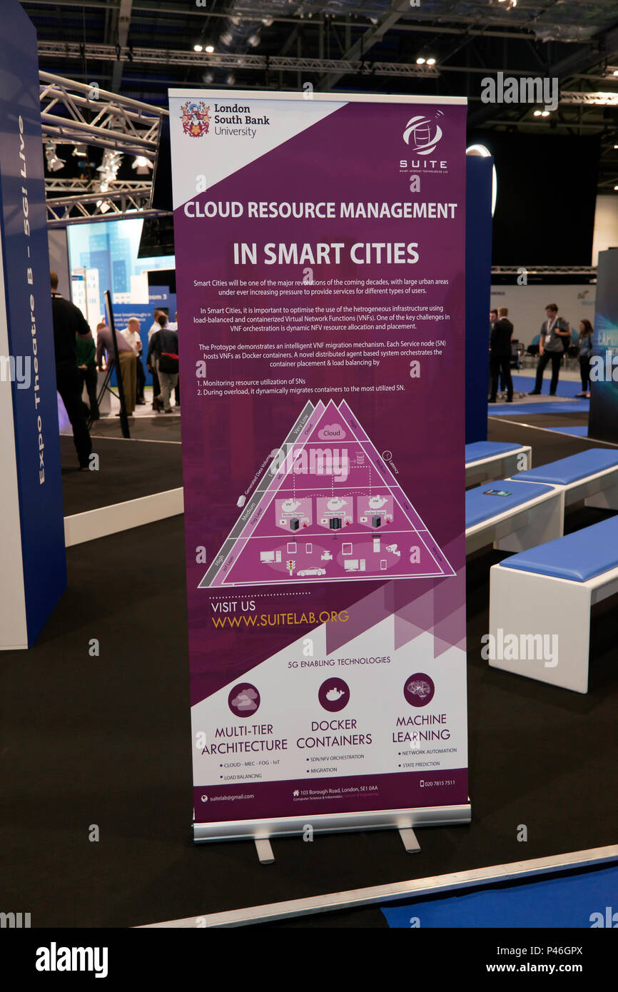 Affiche décrivant la gestion des ressources de cloud computing, de la London South Bank University, à TechXLR8 2018, ExCel, Londres Banque D'Images