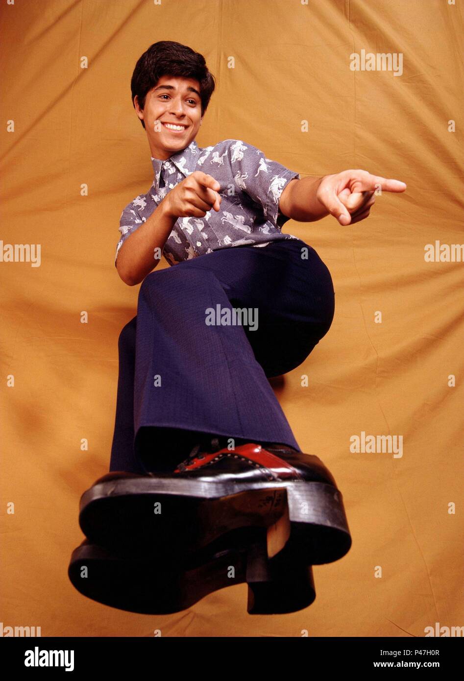 Titre original : que '70S SHOW-TV. Titre en anglais : QU '70S SHOW. Année : 1998. Stars : Wilmer Valderrama. Crédit : 20TH CENTURY FOX / Album Banque D'Images