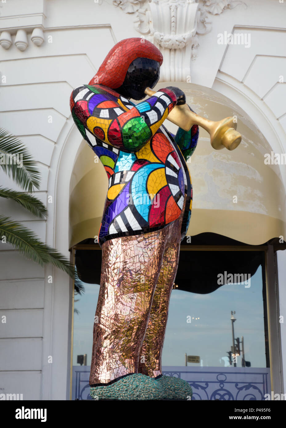 Statue de Miles Davis de Niki de Saint Phalle en face de l'hôtel Negresco, Promenade des Anglais, Nice, France Banque D'Images