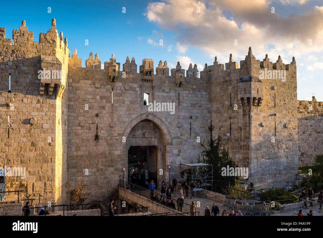 La porte de Damas est le plus encombré des sorties de la ville, Jérusalem, Israël, Moyen Orient Banque D'Images
