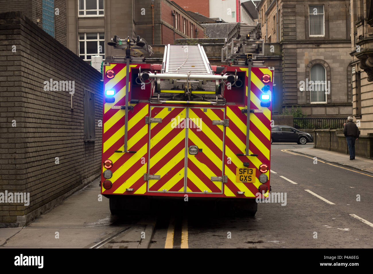 Glasgow, Ecosse, Royaume-Uni. 20 Juin, 2018. Après les incendies majeurs le vendredi soir et le samedi matin, les enquêteurs ont commencé leurs travaux sur la destruction de la Glasgow School of Art Mackintosh, et la gravement endommagé la salle de concert O2 ABC sur la rue Sauchiehall. Le site historique a été remis à la ville de Glasgow, l'équipe de gestion de bâtiment, bien que le Service d'incendie et de sauvetage écossais reste sur la scène. La zone d'exclusion a été réduit, mais des cordons de sécurité encore couvrir une surface importante. Iain McGuinness / Alamy Live News Banque D'Images