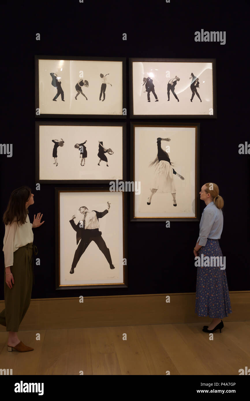 London,UK,21 juin 2018,menant Bonhams & Multiples tirages photo call est un groupe de tapisseries par des artistes contemporains y compris ; Beatriz Milhazes qui brille avec son magnifique tapestryCarioca, 2008, estimé à £000 35,000-55 et Grayson Perry, voter contre la rougeole Alan pour Dieu, 2008, estimé à £000 offriront. Credit : Keith Larby/Alamy Live News Banque D'Images