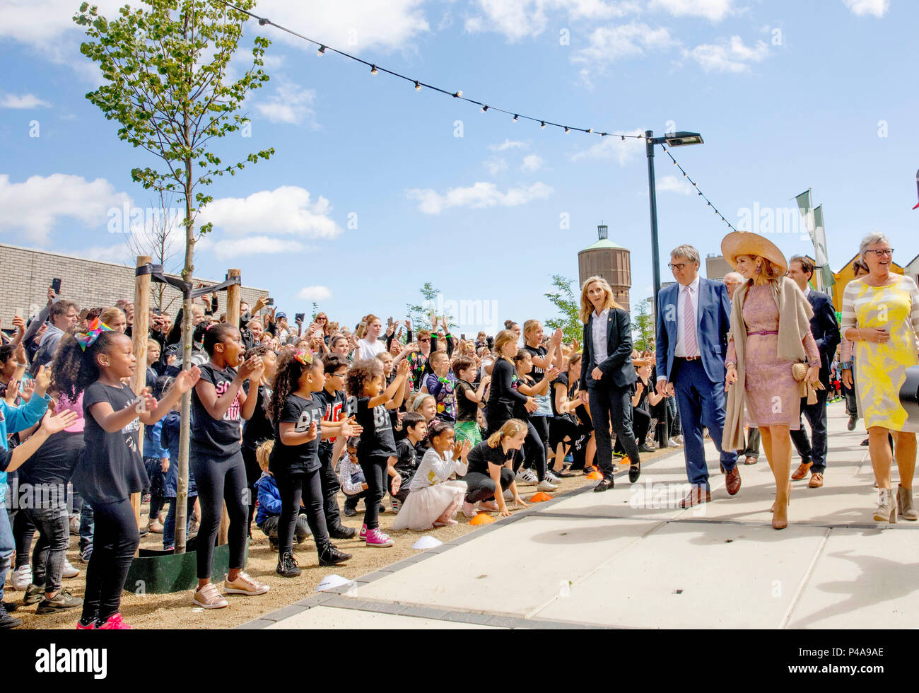 Enschede, Pays-Bas. 21 Juin, 2018. La Reine Máxima des Pays-Bas à l'usine Performance à Enschede, le 21 juin 2018, d'ouvrir un bâtiment Zuid, travail et lieu de rencontre dans une ancienne usine textile Photo : Albert Nieboer/Pays-Bas/Point de vue - PAS DE SERVICE DE FIL - Crédit : Albert Nieboer/Royal Press Europe/PRE/dpa/Alamy Live News Banque D'Images