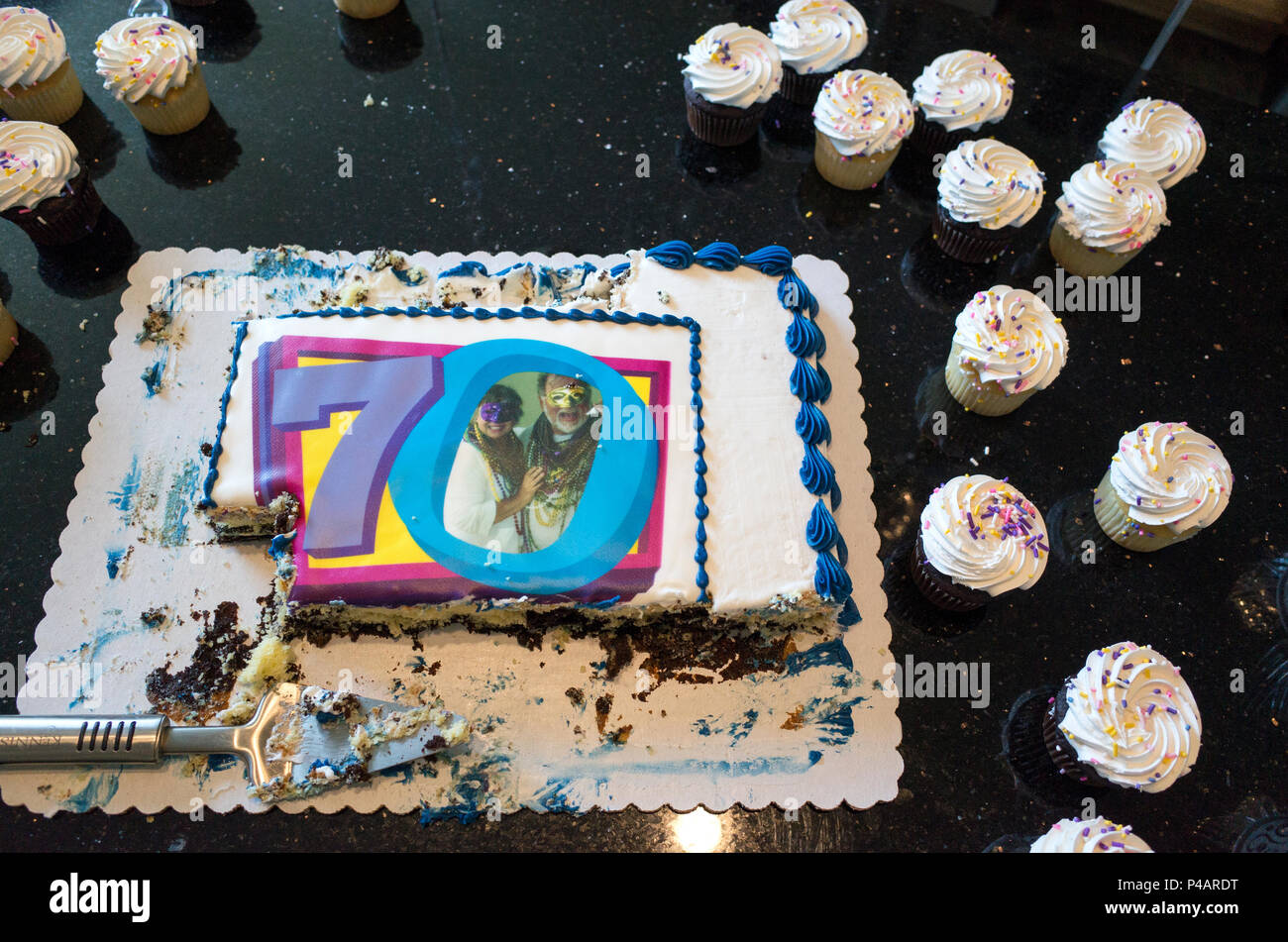 Gateau Du 70eme Anniversaire Banque De Photographies Et D Images A Haute Resolution Alamy