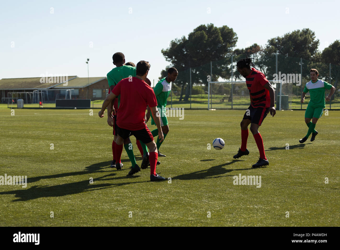 Player playing football match de football Banque D'Images