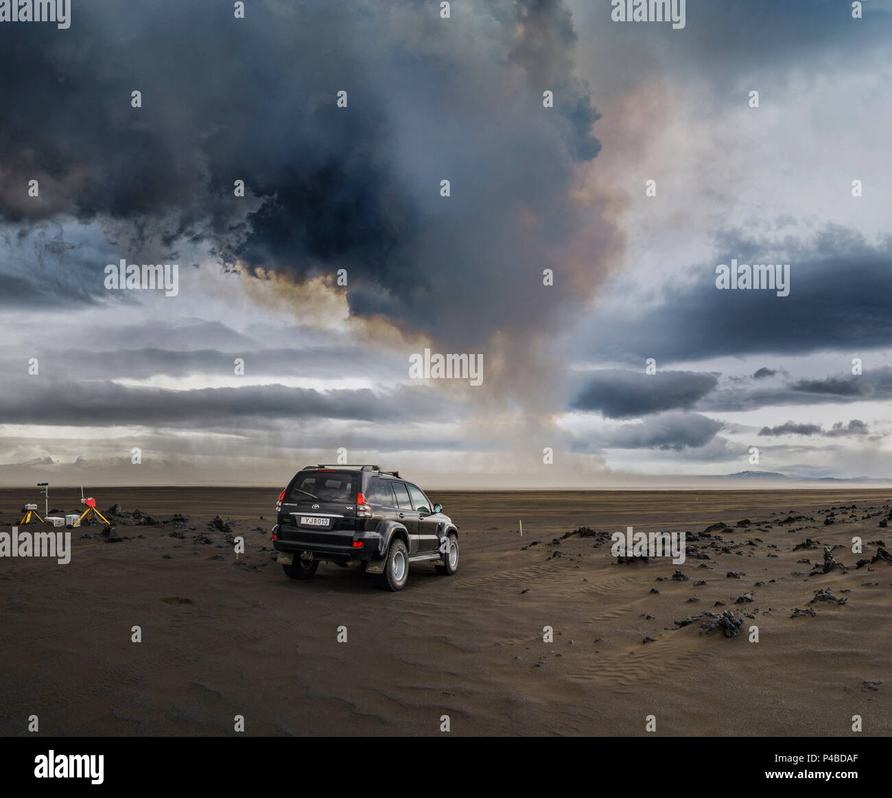 Panaches volcaniques avec des gaz toxiques, Holuhraun éruption fissures, de l'Islande. 29 août 2014, une éruption a débuté en Holuhraun fissure à l'extrémité nord d'une intrusion de magma, qui avait déplacé progressivement nord, du volcan Bardarbunga. Bardarbunga est un stratovolcan situé sous l'Islande Vatnajokull, glacier le plus vaste. Banque D'Images