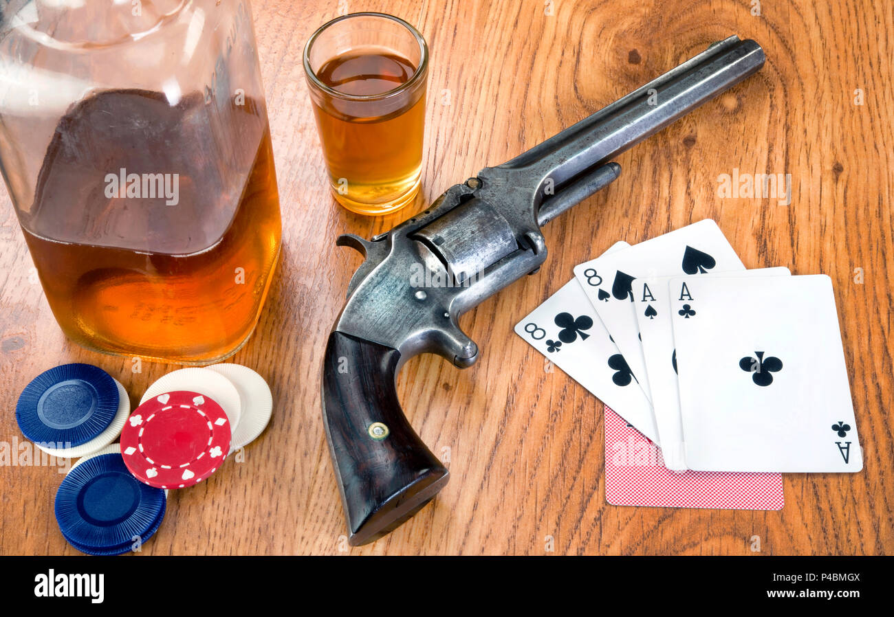 Dead mans hand as et eights avec Wild Bill's six shooter. Banque D'Images