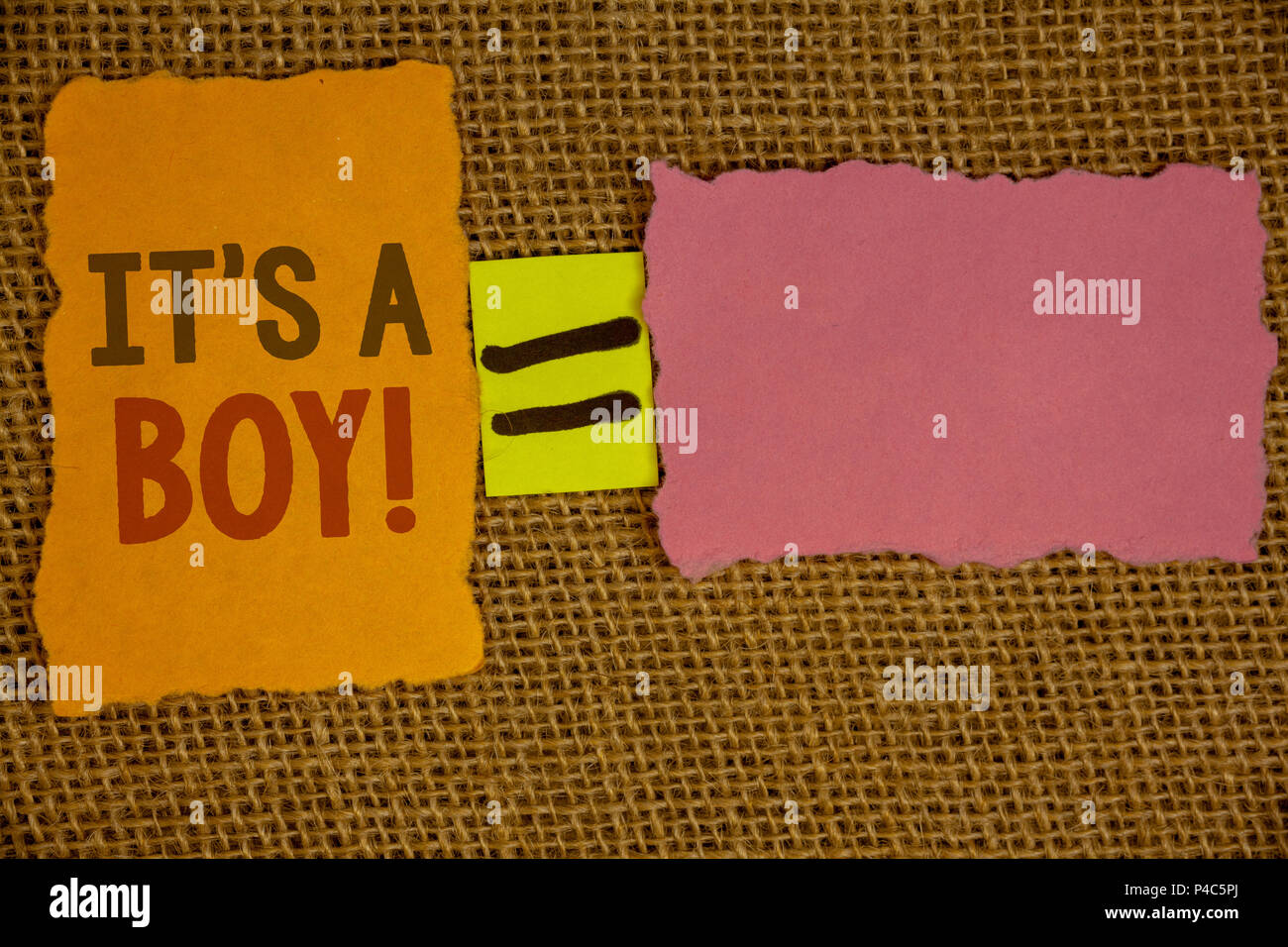 Mots Ecrire Des Textes C Est Un Garcon Appel De Motivation Concept D Affaires Pour Bebe Male Est A Venir L Reveler Celebrationideas Cree Le Pin Jaune Orange Photo Stock Alamy