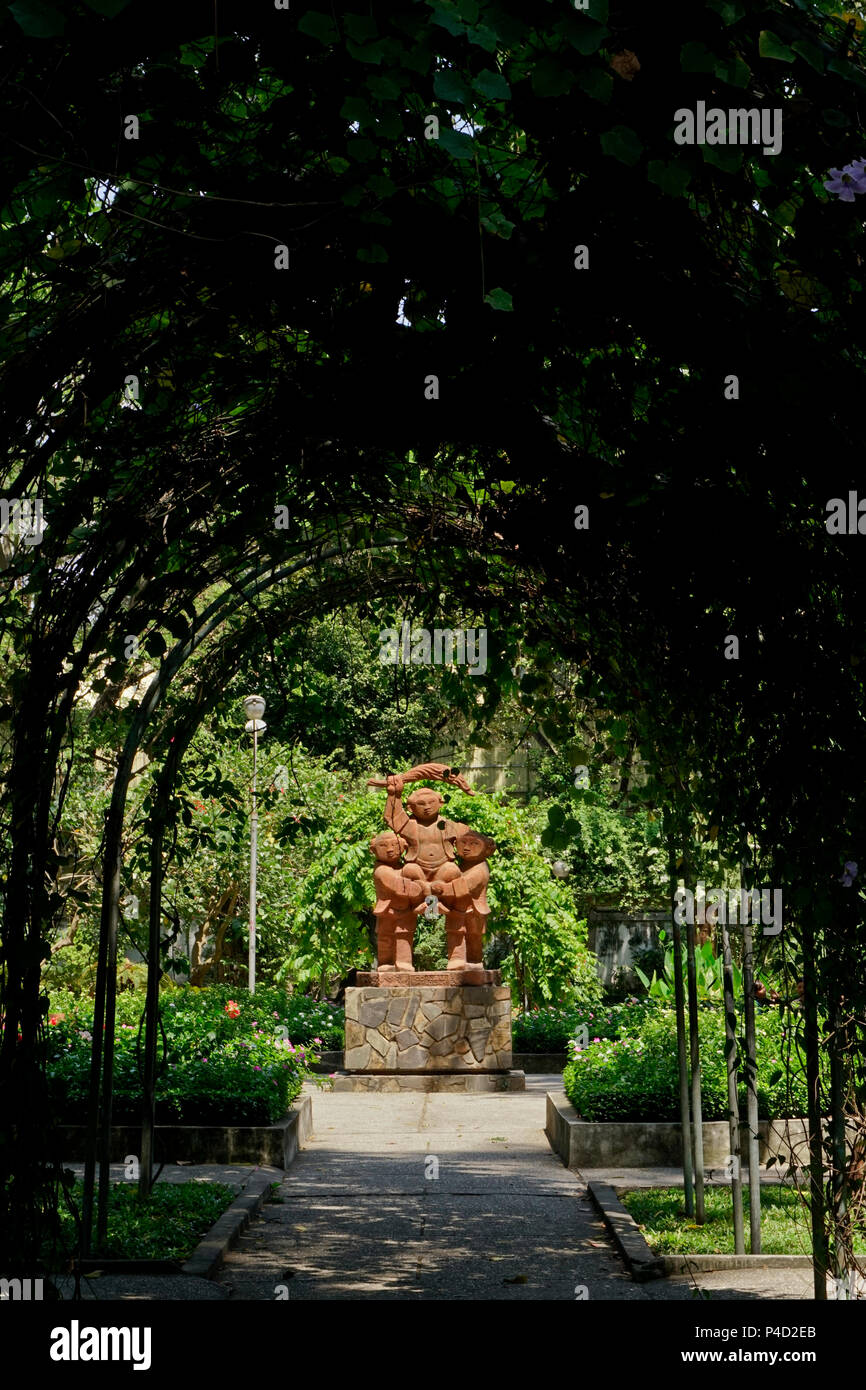 'Co Lau' 'Dinh bo Linh' sculpture dans Parc Tao Dan à Ho Chi Minh Ville (Saigon) Vietnam Banque D'Images