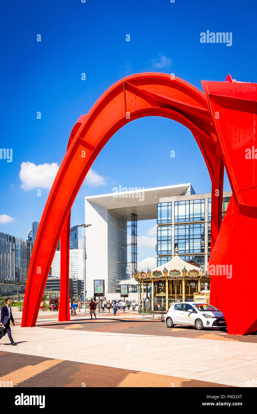 'Araignée rouge' sculpture d'Alexander Calder et se trouve dans la zone de la Défense à Paris, France Banque D'Images