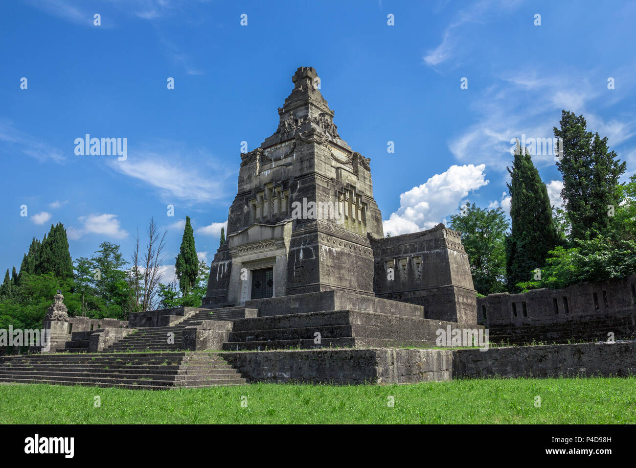 Crespi d'Adda, Capriate San Gervasio, Bergame, Lombardie / Italie - 15 juin 2018 : mausolée de la famille Crespi. Banque D'Images