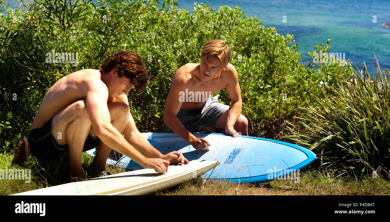 Titre original : ADORE. Titre en anglais : ADORE. Film Réalisateur : Anne Fontaine. Année : 2013. Stars : XAVIER SAMUEL ; JAMES FRECHEVILLE. Credit : GAUMONT / Album Banque D'Images