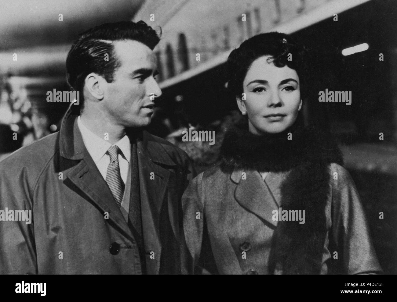 ESCENA DE 'ESTACION TERMINI' POR MONTGOMERY CLIFF Y JENIFFER JONES - 1953. Auteur : SICA VITORIO DE. Banque D'Images