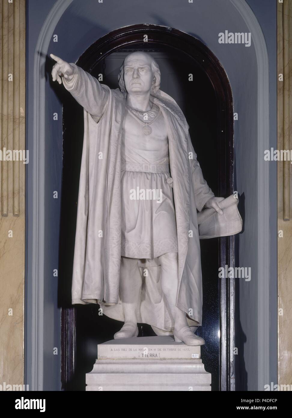 CRISTOBAL COLON - 1882 - INSCRIPCION : A LAS 10 DE LA NOCHE EN 11 DE OCTUBRE DE 1492 ¡TIERRA ! - MARMOL 1,75 - Nº INVENTARIO 2341. Auteur : Juan Sanmartín y Senra (1830-1898). Emplacement : SENADO-ESCULTURA, MADRID, ESPAGNE. Banque D'Images