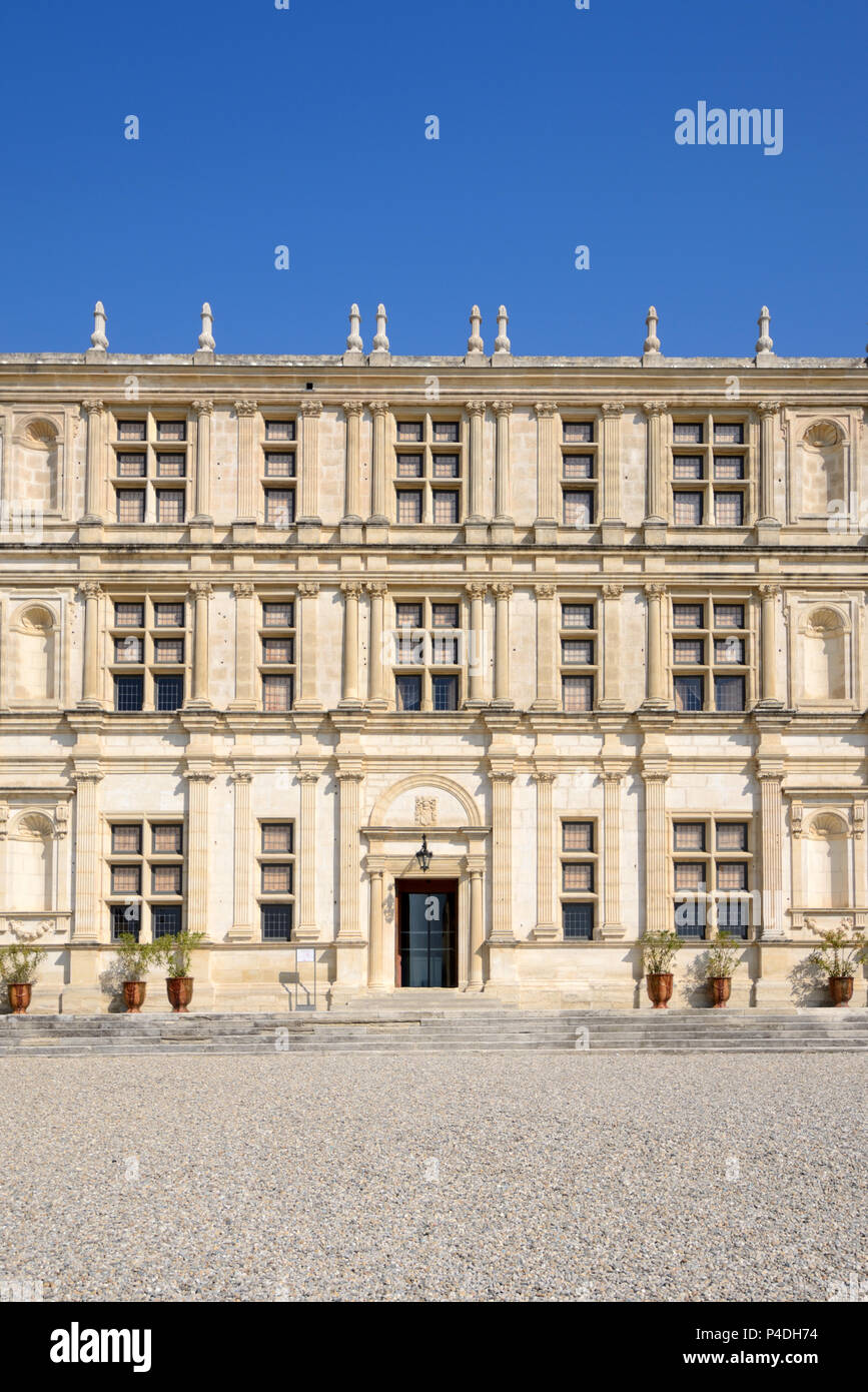 Façade Renaissance de la Cité Médiévale ou Château de Grignan Drôme Provence France Château Banque D'Images