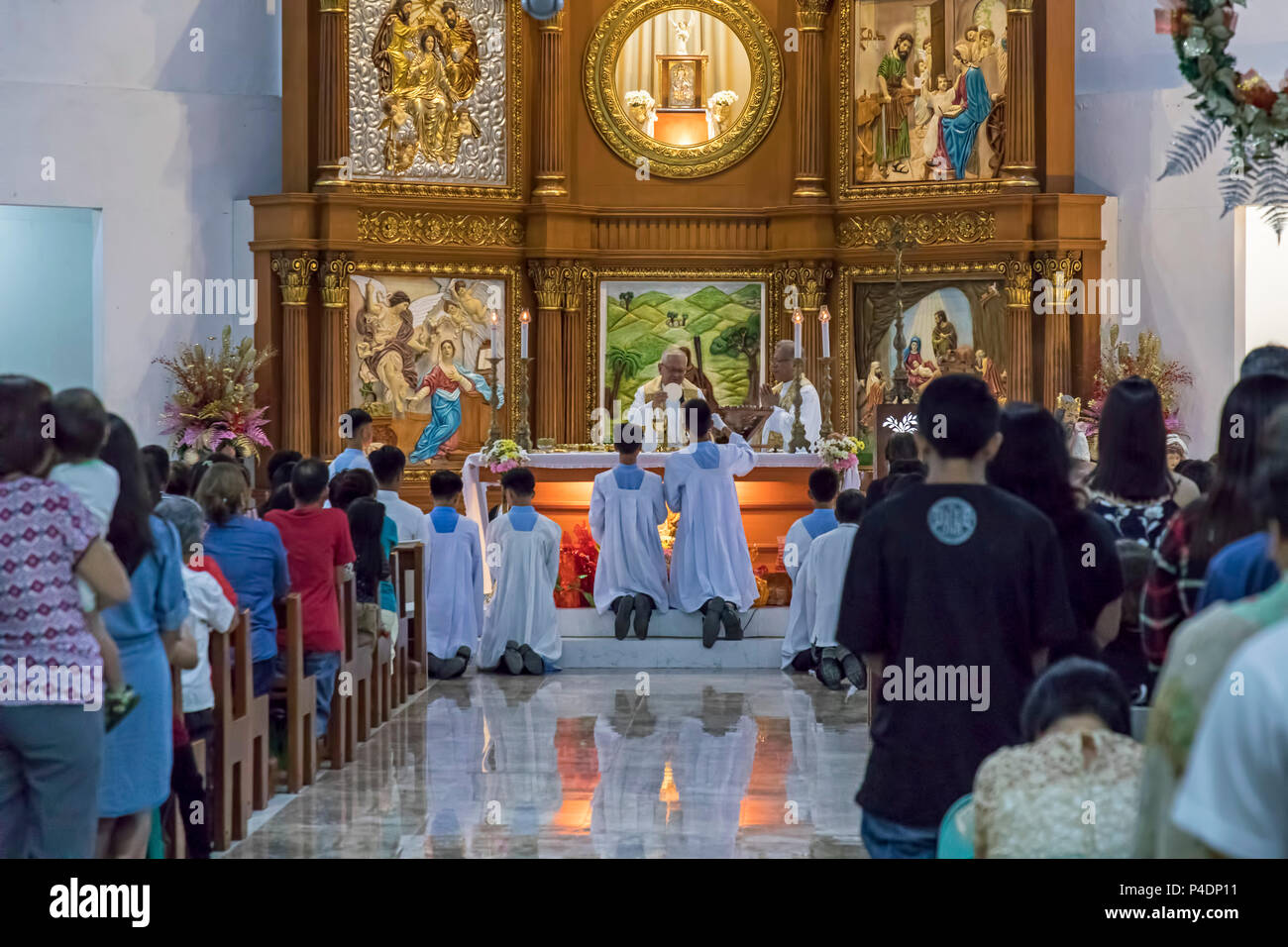 Messe de Noël à Inay Maria Magnificat, Église catholique, Bacoor Cavite, Philippines Banque D'Images