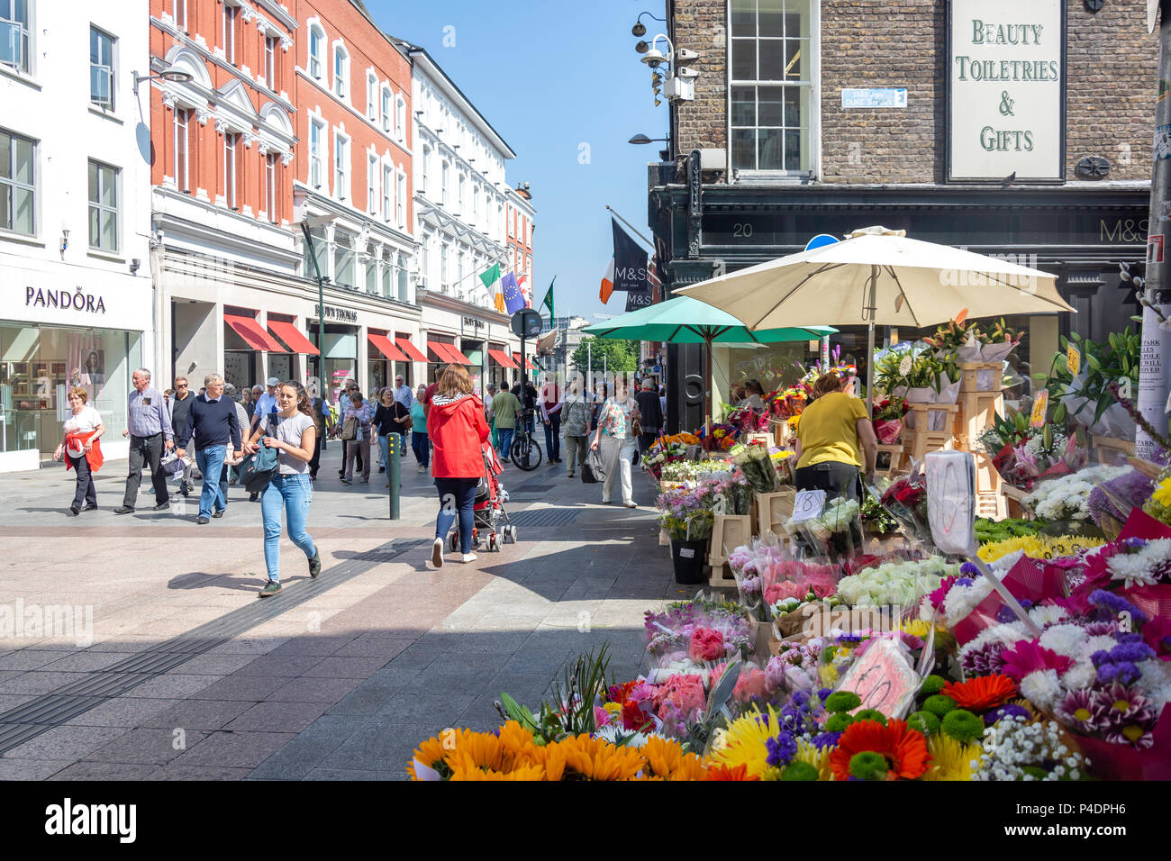 Flower stall sur Grafton Street (Sráid Grafton), Dublin, Leinster Province, République d'Irlande Banque D'Images