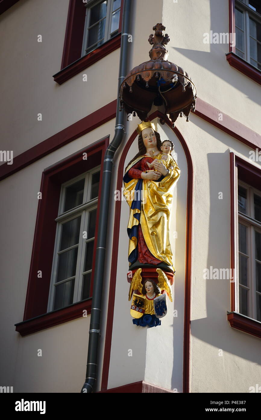 Madonna Hausmadonna Hinter Dem L mmchen 6 Chambre Goldenes L mmchen madonna-hausmadonna-hinter-dem-l-mmchen-6-chambre-goldenes-l-mmchen