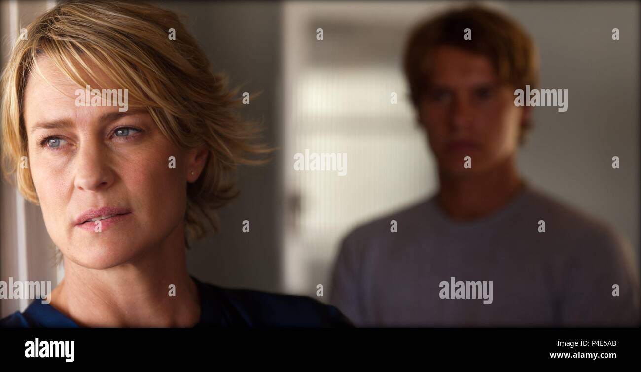 Titre original : ADORE. Titre en anglais : ADORE. Film Réalisateur : Anne Fontaine. Année : 2013. Stars : ROBIN WRIGHT, James FRECHEVILLE. Credit : GAUMONT / Album Banque D'Images