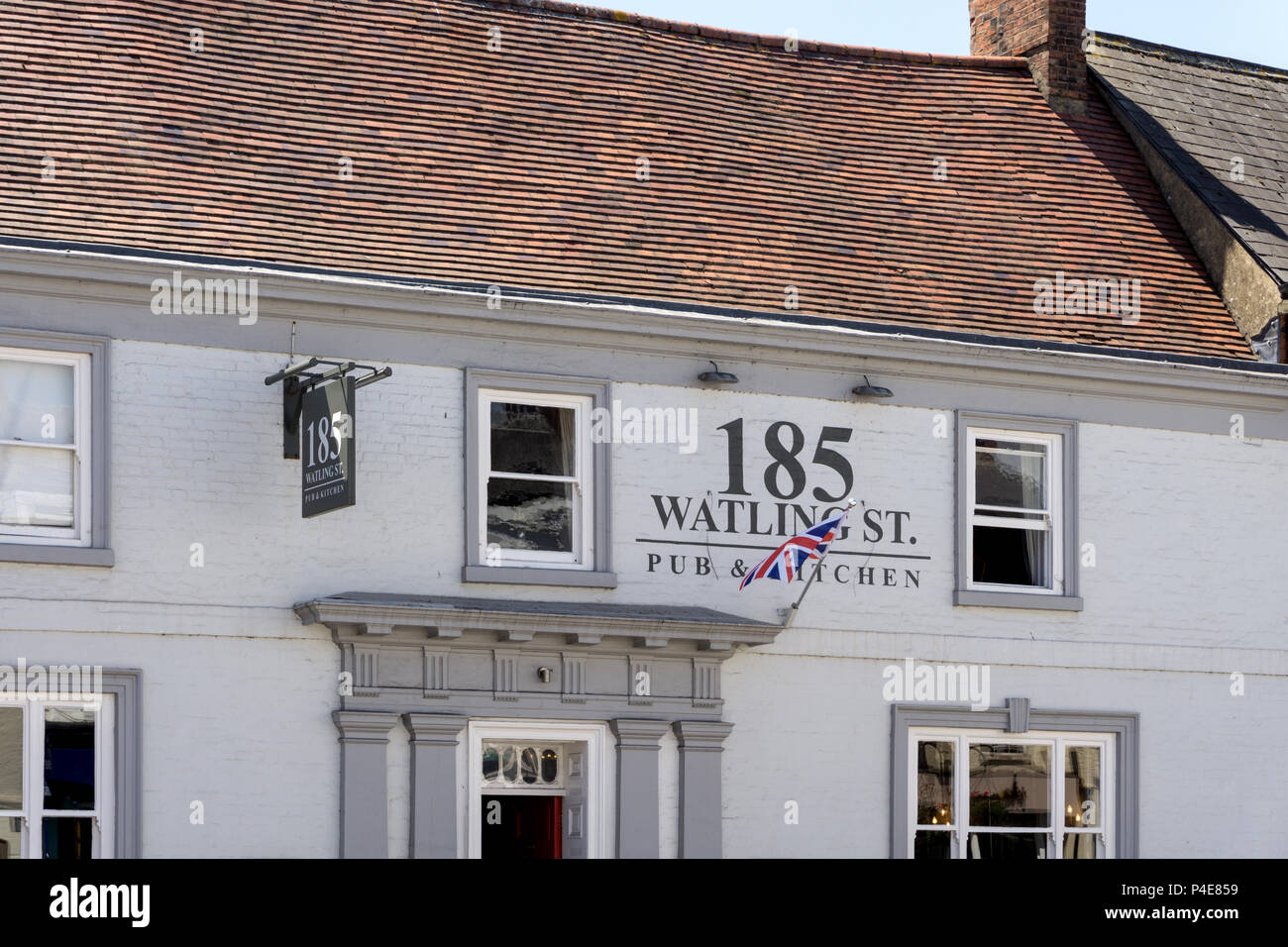 185 Watling Street Pub & Kitchen, un pub primé situé dans le centre de la ville historique de Towcester Northamptonshire, Angleterre ; Banque D'Images