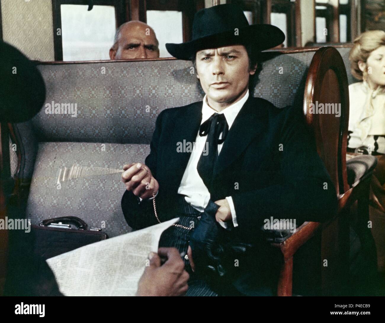 Film Original Titre : SOLEIL ROUGE. Titre en anglais : RED SUN. Film Réalisateur : TERENCE YOUNG. Année : 1971. Stars : Alain Delon. Crédit : LES FILMS CORONA / Album Banque D'Images