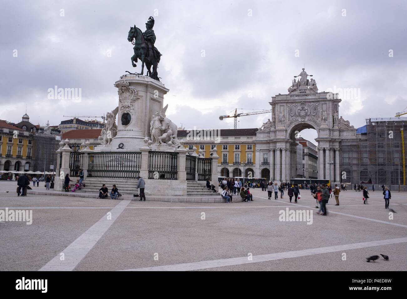 24.05.2018, Portugal, Lisbonne : vue sur la Praça do Comercio, au coeur de Lisbonne avec la statue équestre du roi Joseph Ier de Portugal. Dans le monde d'utilisation | Banque D'Images