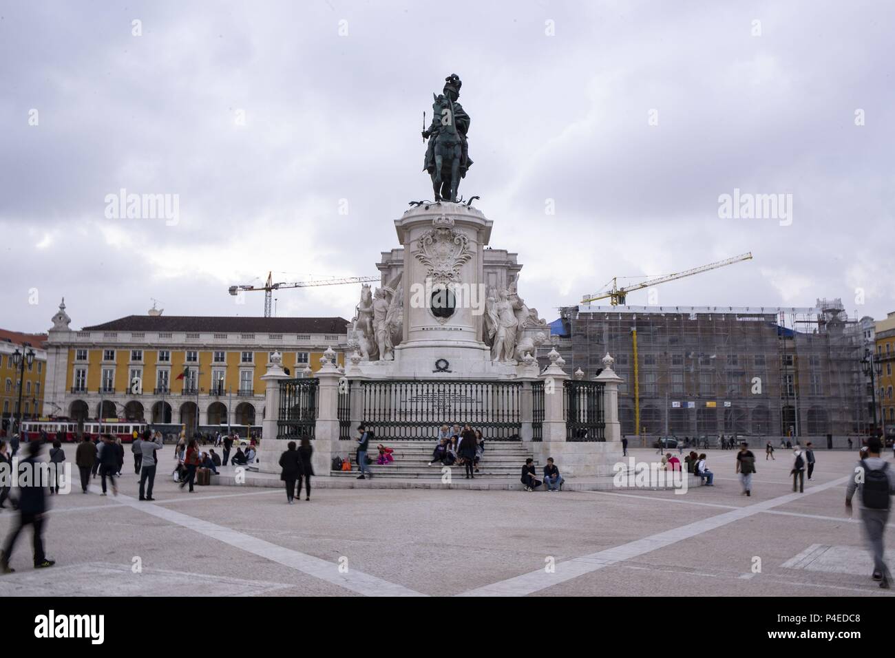 24.05.2018, Portugal, Lisbonne : vue sur la Praça do Comercio, au coeur de Lisbonne avec la statue équestre du roi Joseph Ier de Portugal. Dans le monde d'utilisation | Banque D'Images