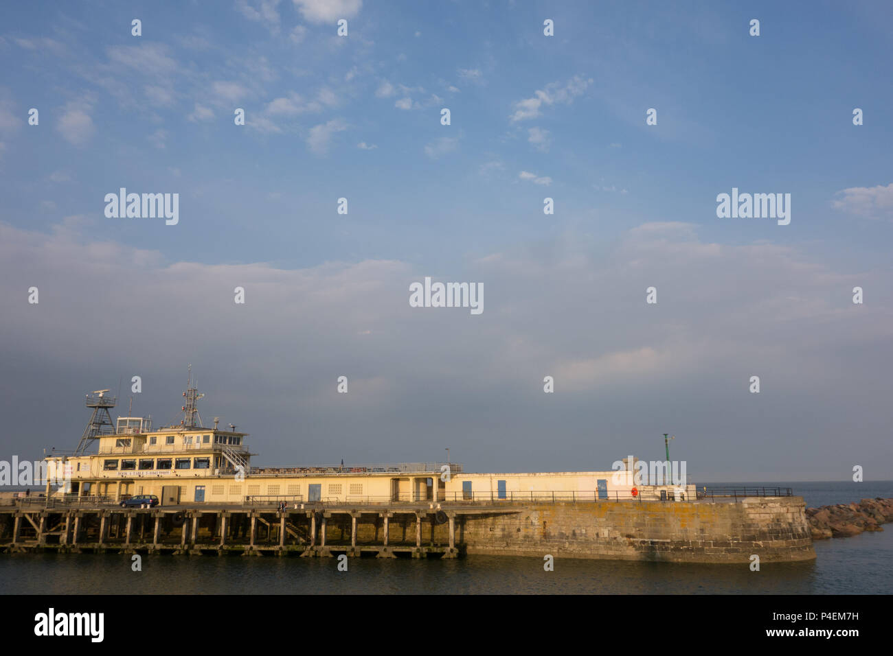 Vue de l'entrée de la marina de Ramsgate, Royaume-Uni Banque D'Images