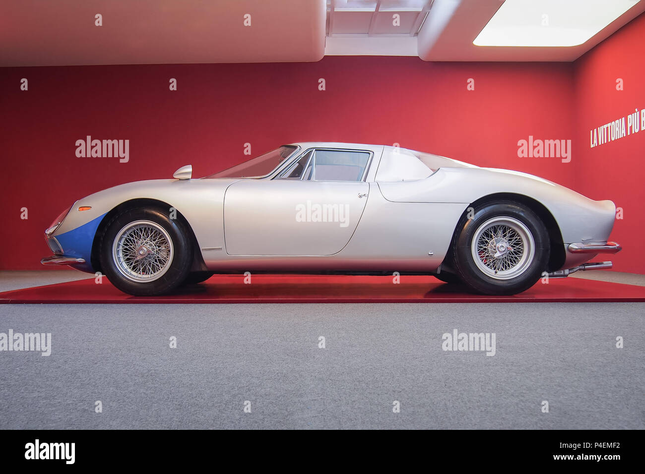 MARANELLO, ITALIE - 21 juillet 2017 : 1963 Ferrari 250 Le Mans dans le Musée Ferrari. Banque D'Images