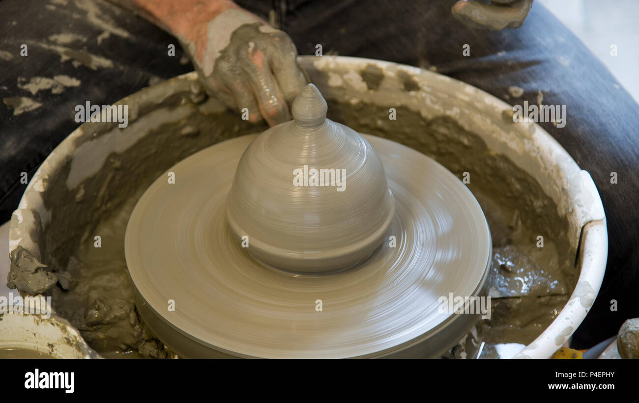 Argile de travail et terre cuite Banque de photographies et d’images à — free download