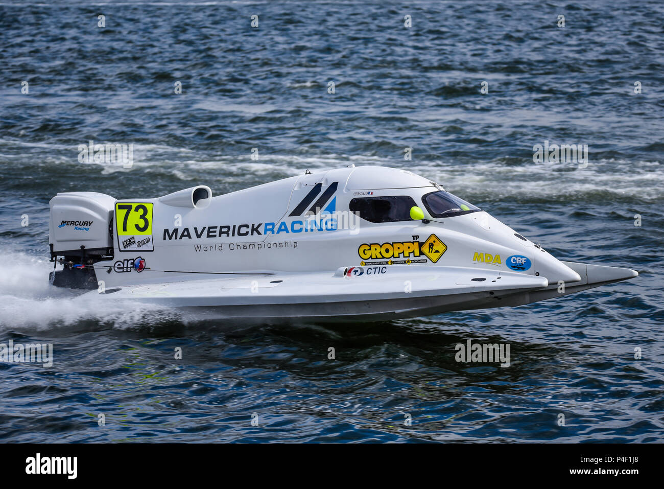 Xavier Autard pour conduire dans la course Maverick F1H2O F4-S Bateau Grand Prix de Londres au Royal Victoria Dock, Docklands, Newham, Banque D'Images