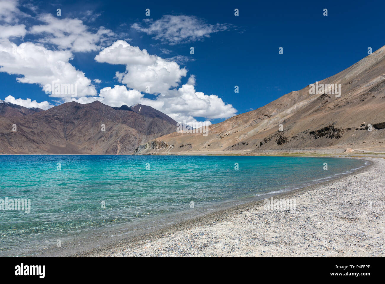 Beau lac Pangong Tso au Ladakh, Inde du Nord Banque D'Images